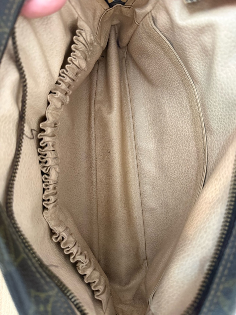 Louis Vuitton Monogram Trousse 28 toilette - Picture 10 of 12